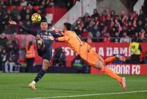 塞尔:维尼修斯伤势不重 可出战对阵赫罗纳的比赛 塞尔:维尼修斯伤势不重 可出战对阵赫罗纳的比赛